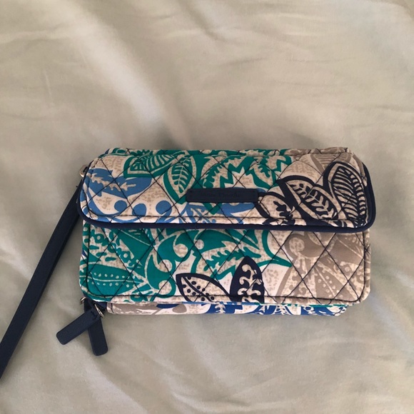 VB wristlet/crossbody - Picture 2 of 6